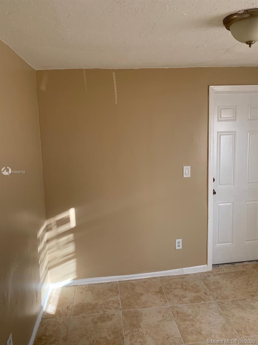 See details / 1172 sq. ft. $ 2020-10-01 0 Photo