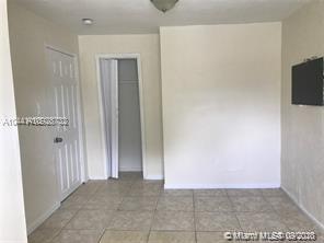 See details / 1172 sq. ft. $ 2020-10-01 0 Photo