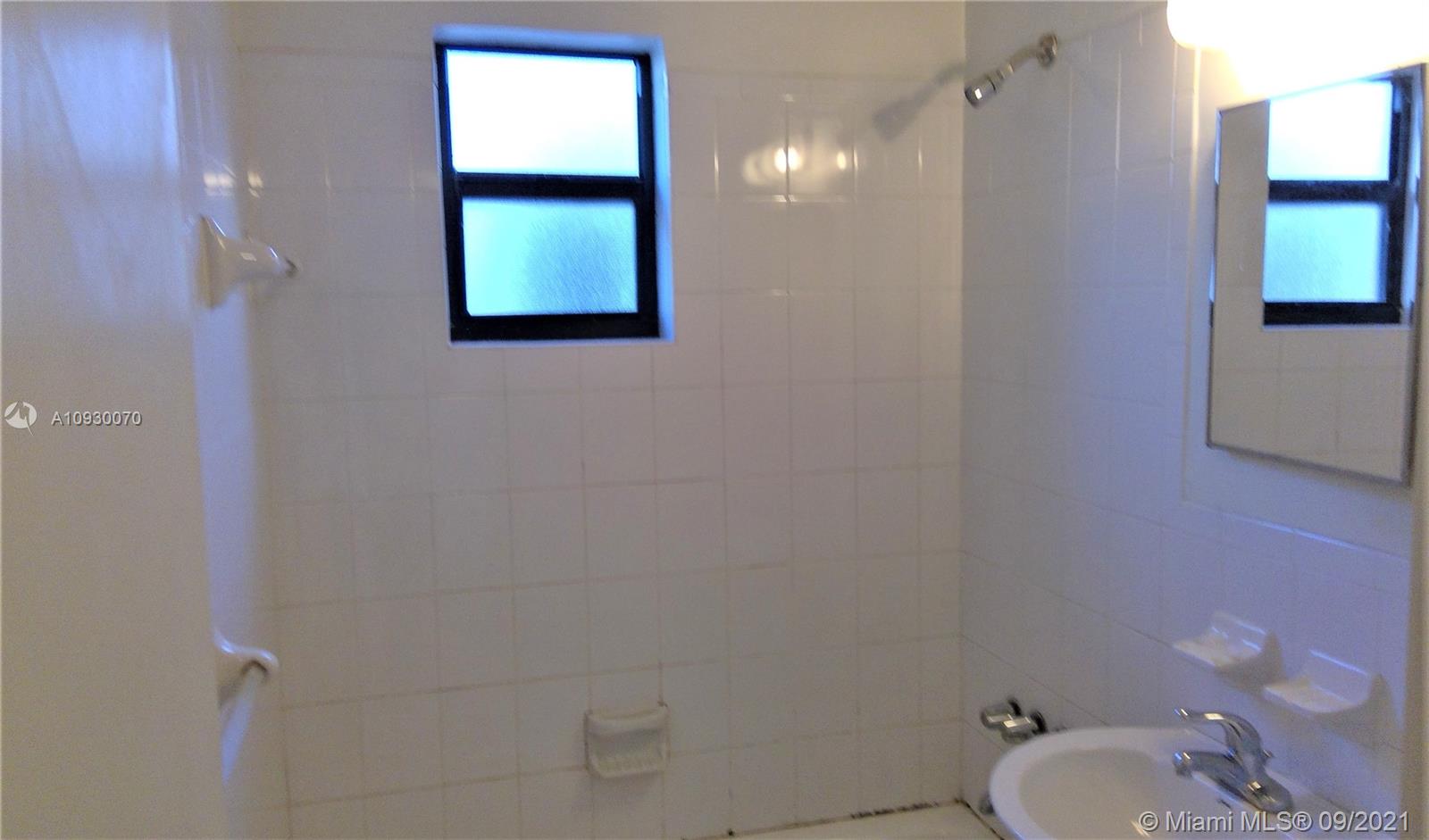 See details / 2010 sq. ft. $ 2020-09-20 0 Photo