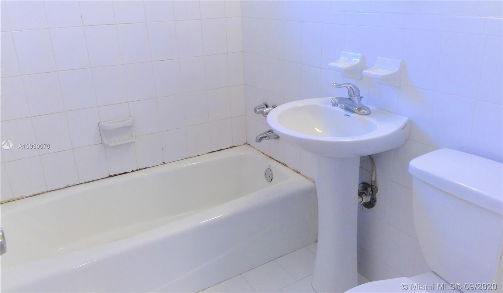 See details / 2010 sq. ft. $ 2020-09-20 0 Photo