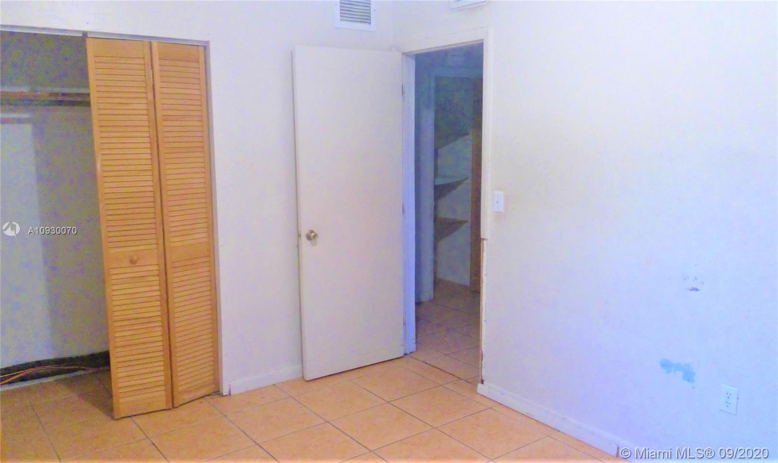 See details / 2010 sq. ft. $ 2020-09-20 0 Photo
