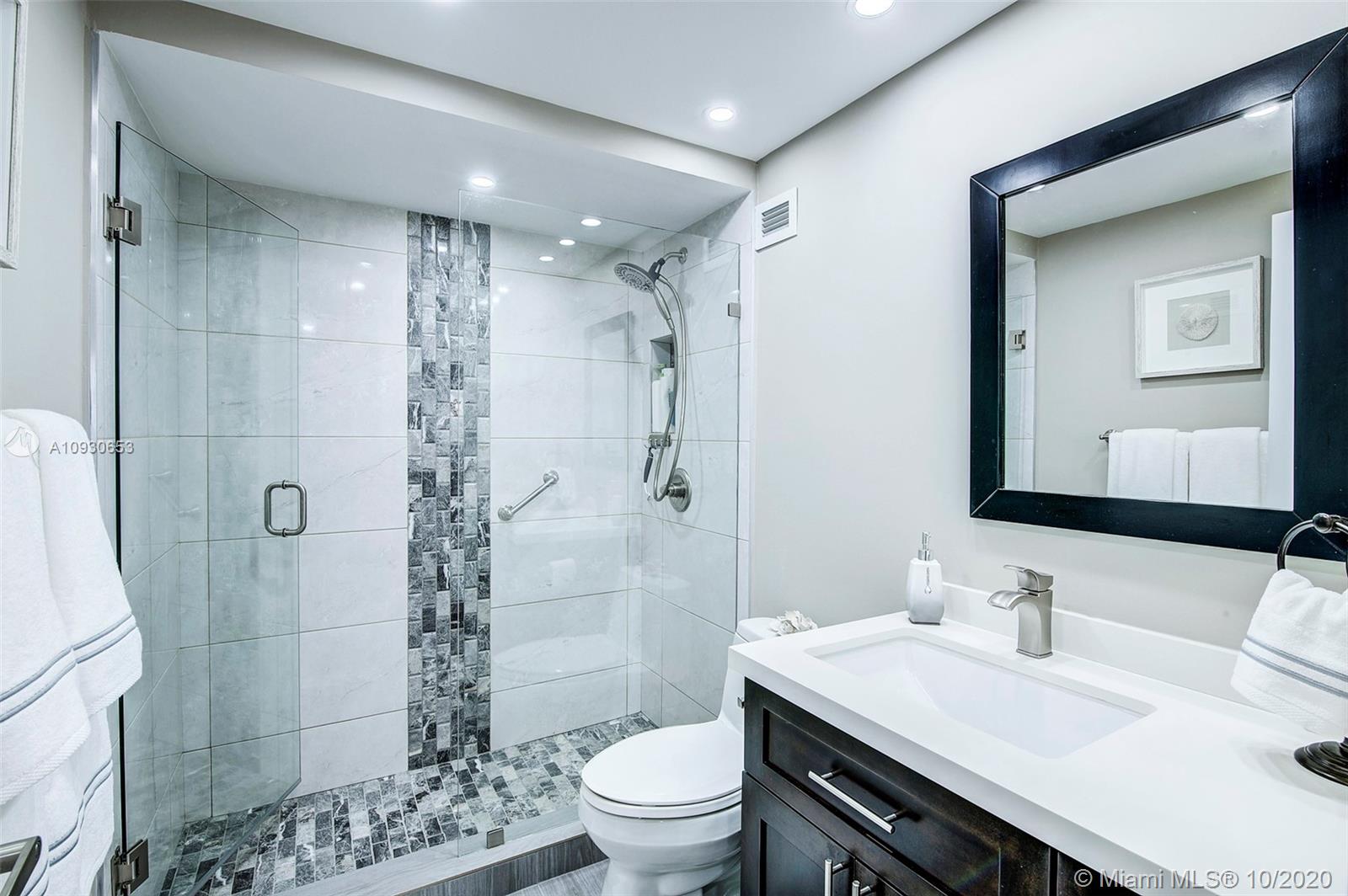 Photo of 1600 Ocean Dr #6H, Hollywood, Florida, 33019 - Bright open classy kitchen