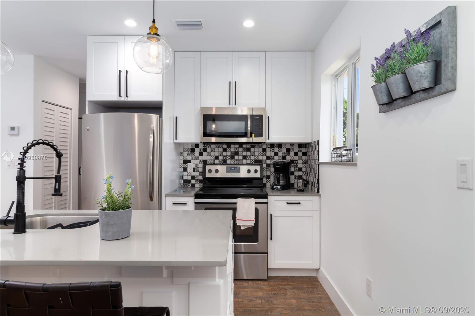 See details / 1594 sq. ft. $ 2020-09-22 0 Photo