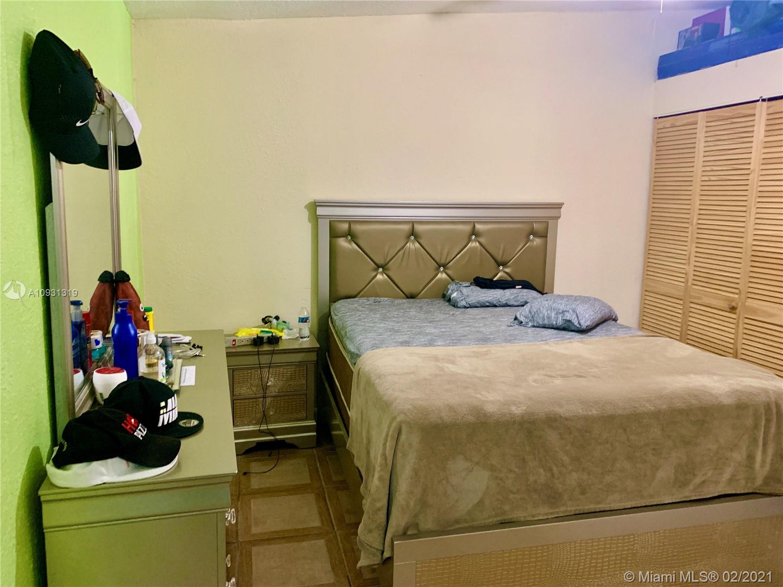 See details / 1894 sq. ft. $ 2020-12-27 0 Photo
