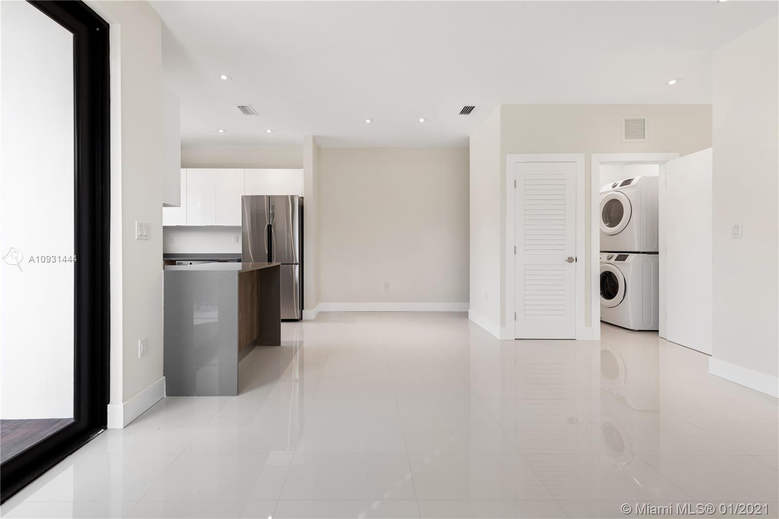 See details / 1886 sq. ft. $ 2021-02-16 0 Photo
