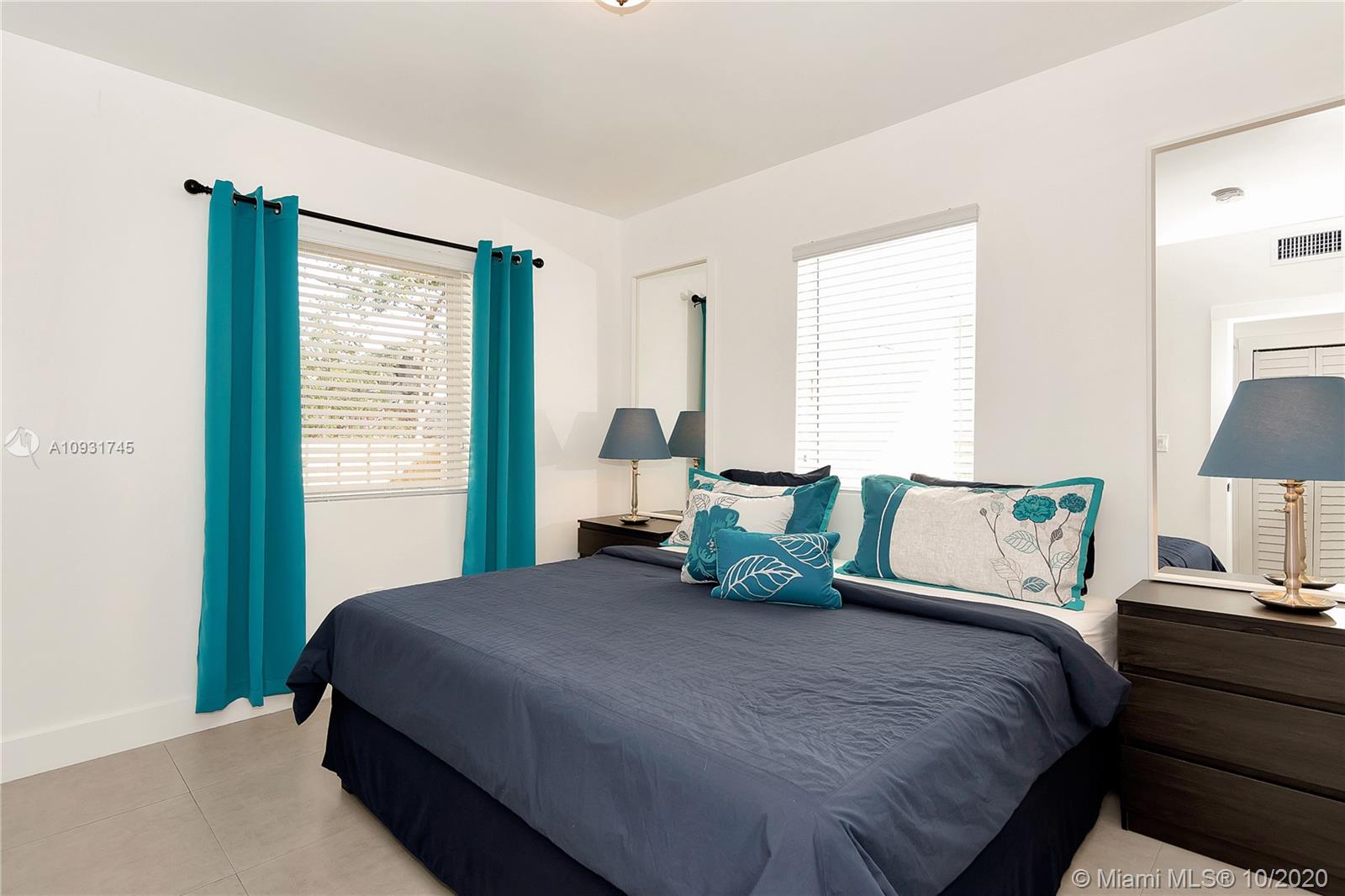 See details / 1411 sq. ft. $ 2020-09-23 0 Photo