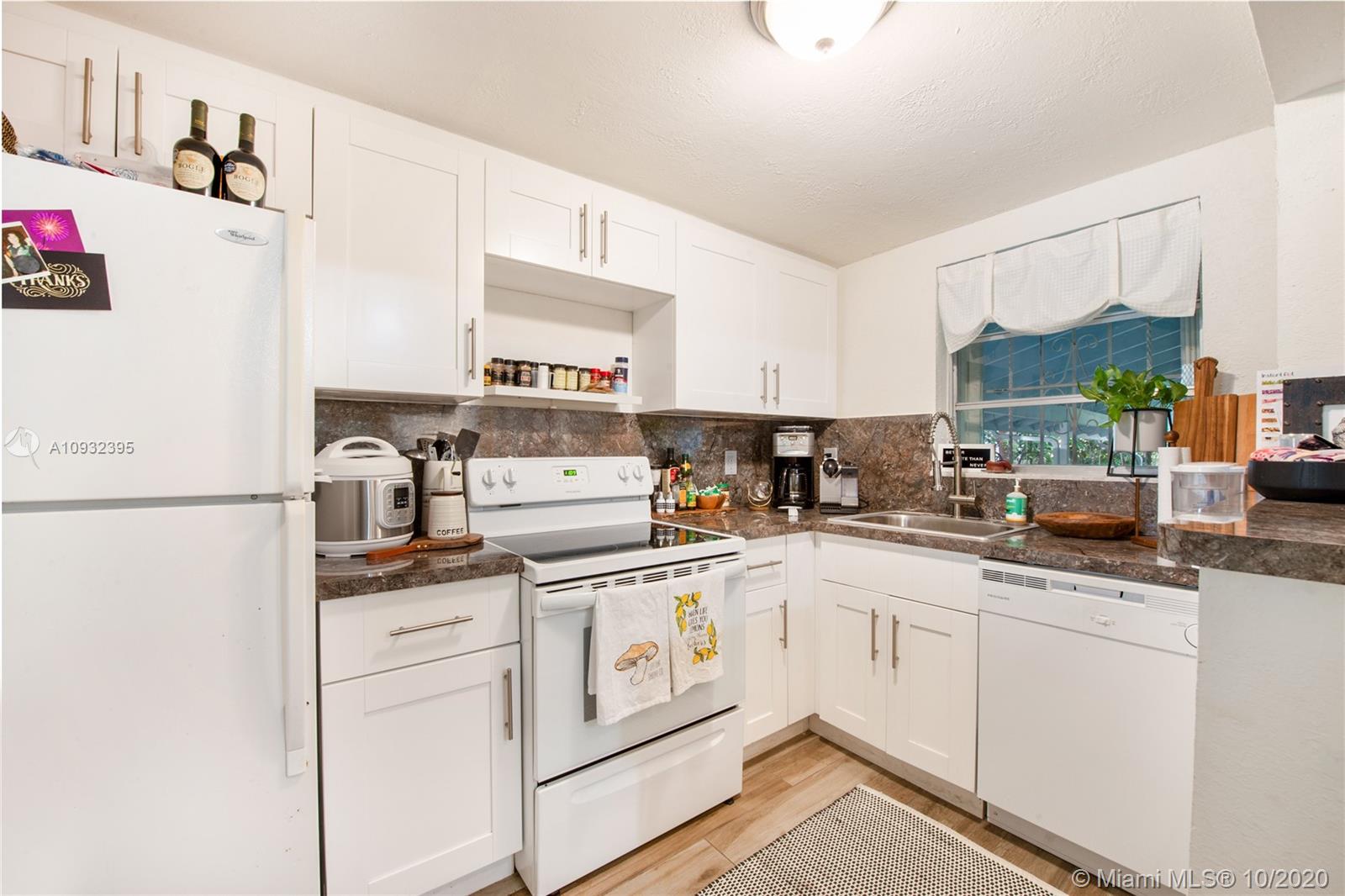 See details / 2676 sq. ft. $ 2020-09-24 0 Photo