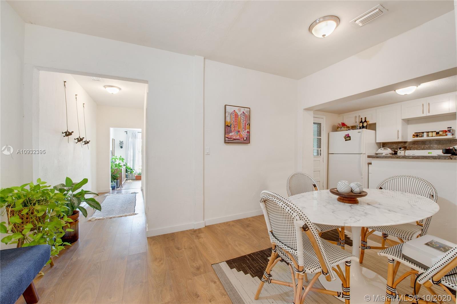 See details / 2676 sq. ft. $ 2020-09-24 0 Photo