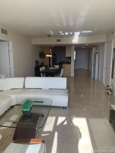 See details 2007 3 / 3 1571 sq. ft. $ 2020-09-27 0 Photo