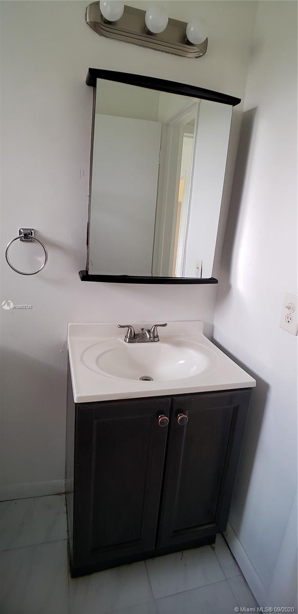 See details / 1800 sq. ft. $ 2020-09-28 0 Photo