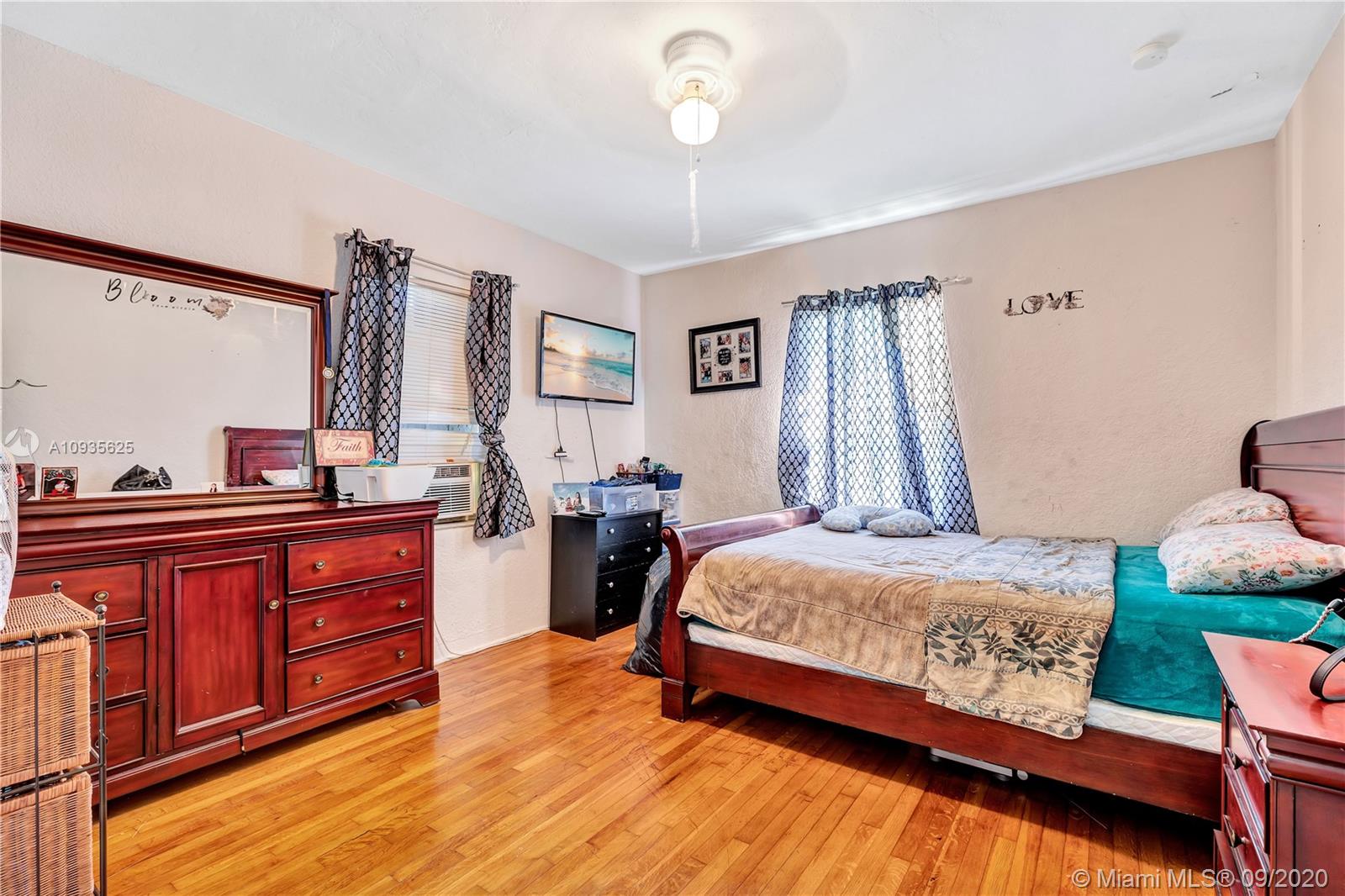 See details / 0 sq. ft. $ 2020-10-01 0 Photo