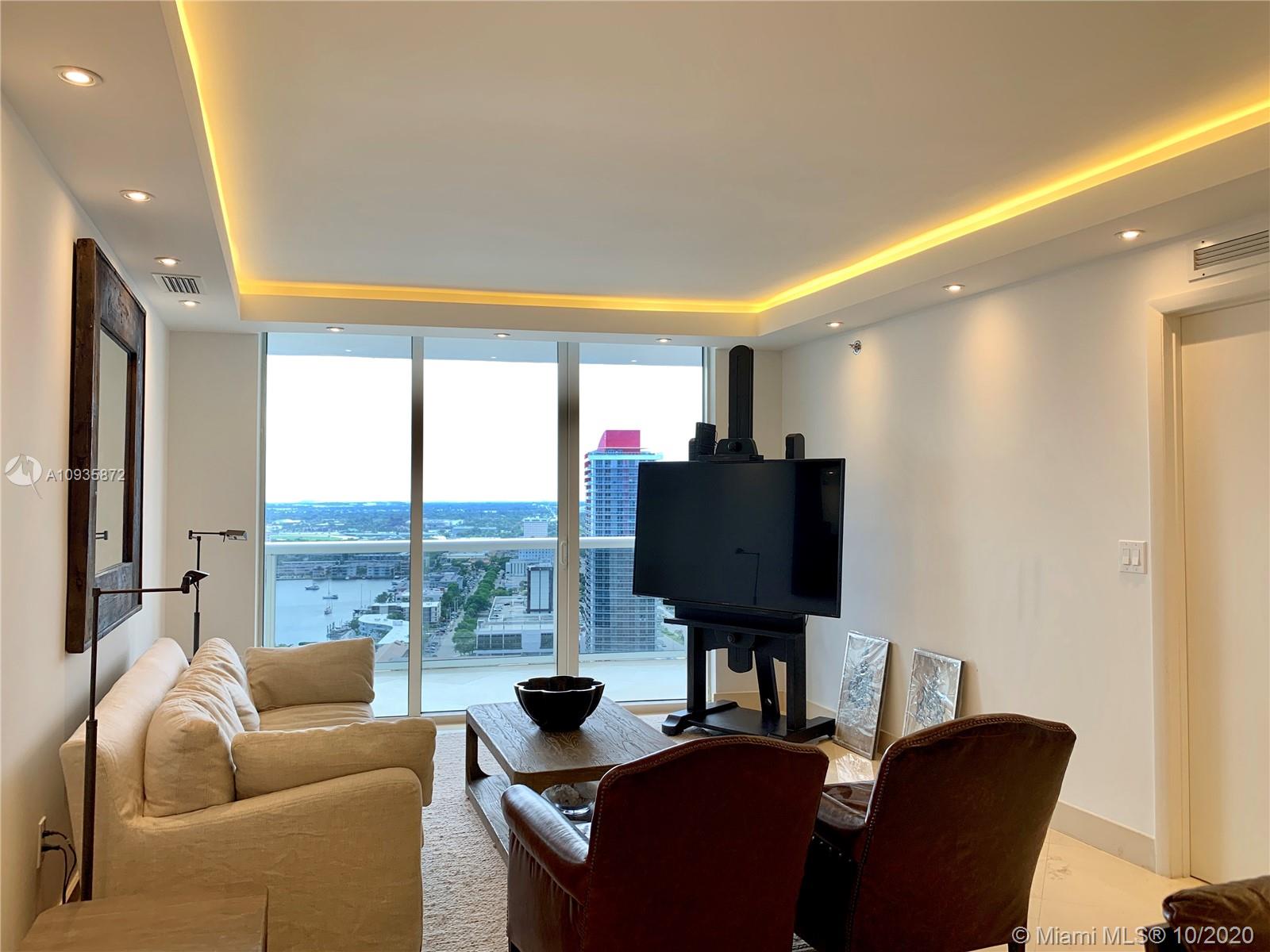 Ver detalles 2809 2 / 1 1086 sq. ft. $ 2020-10-01 0 foto