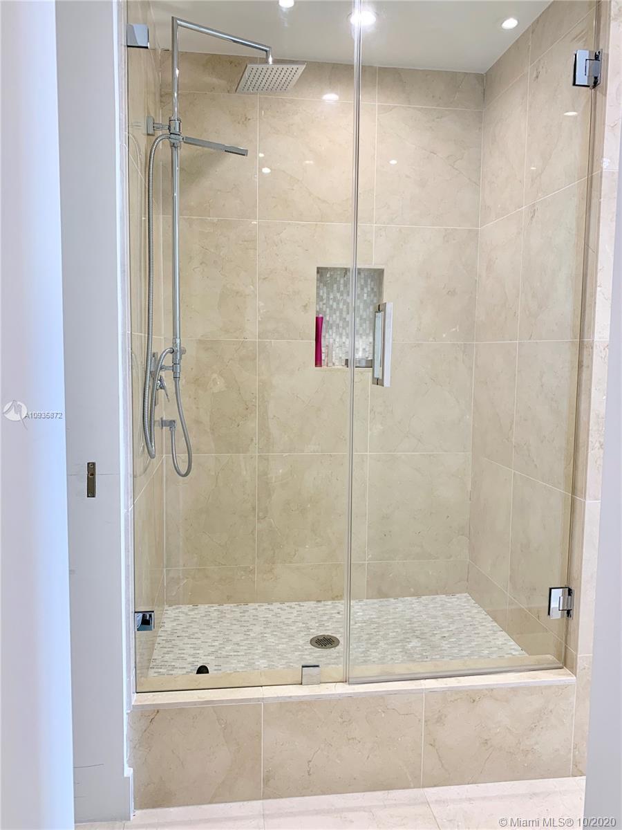 Ver detalles 2809 2 / 1 1086 sq. ft. $ 2020-10-01 0 foto