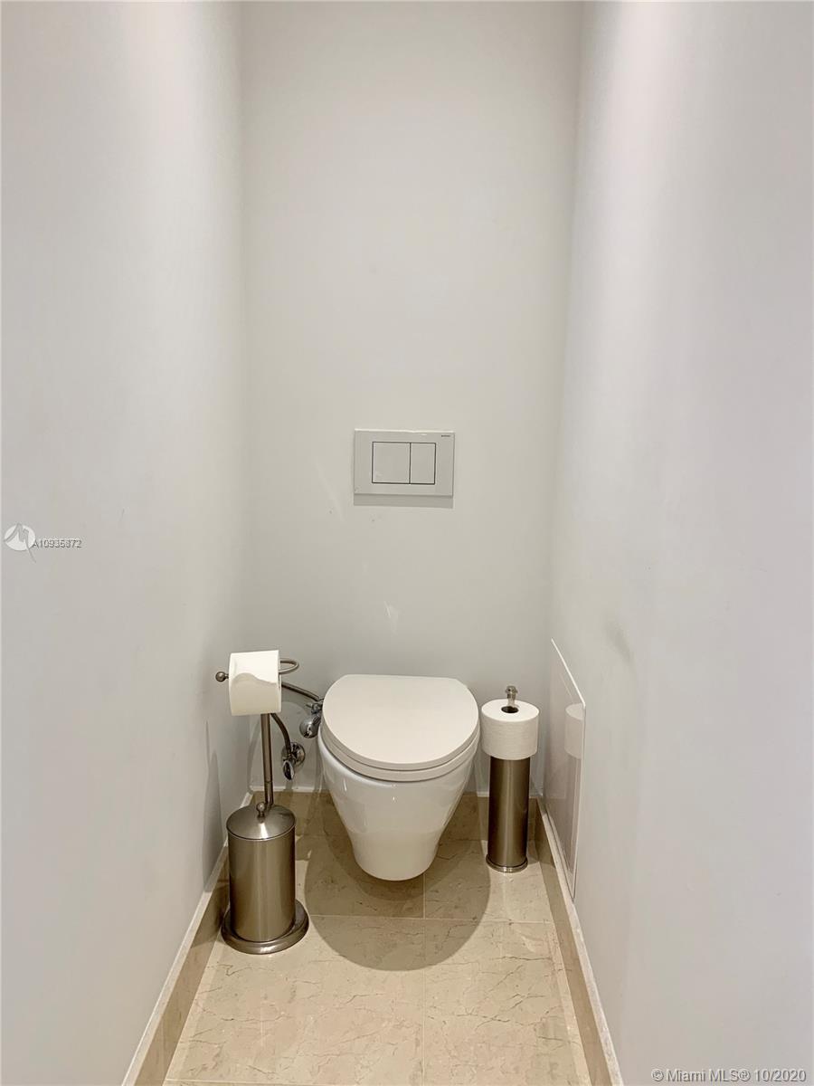 Ver detalles 2809 2 / 1 1086 sq. ft. $ 2020-10-01 0 foto