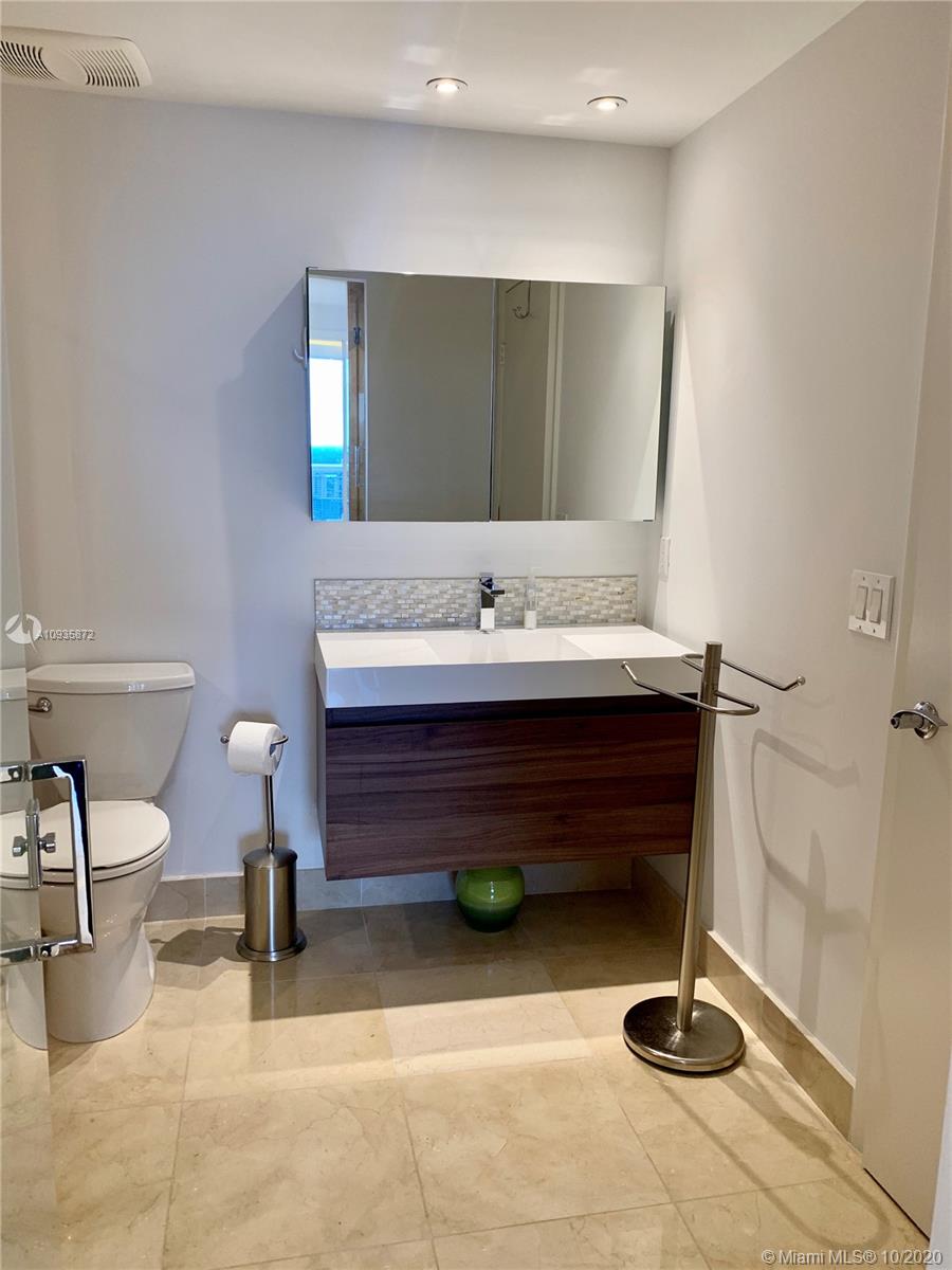 Ver detalles 2809 2 / 1 1086 sq. ft. $ 2020-10-01 0 foto