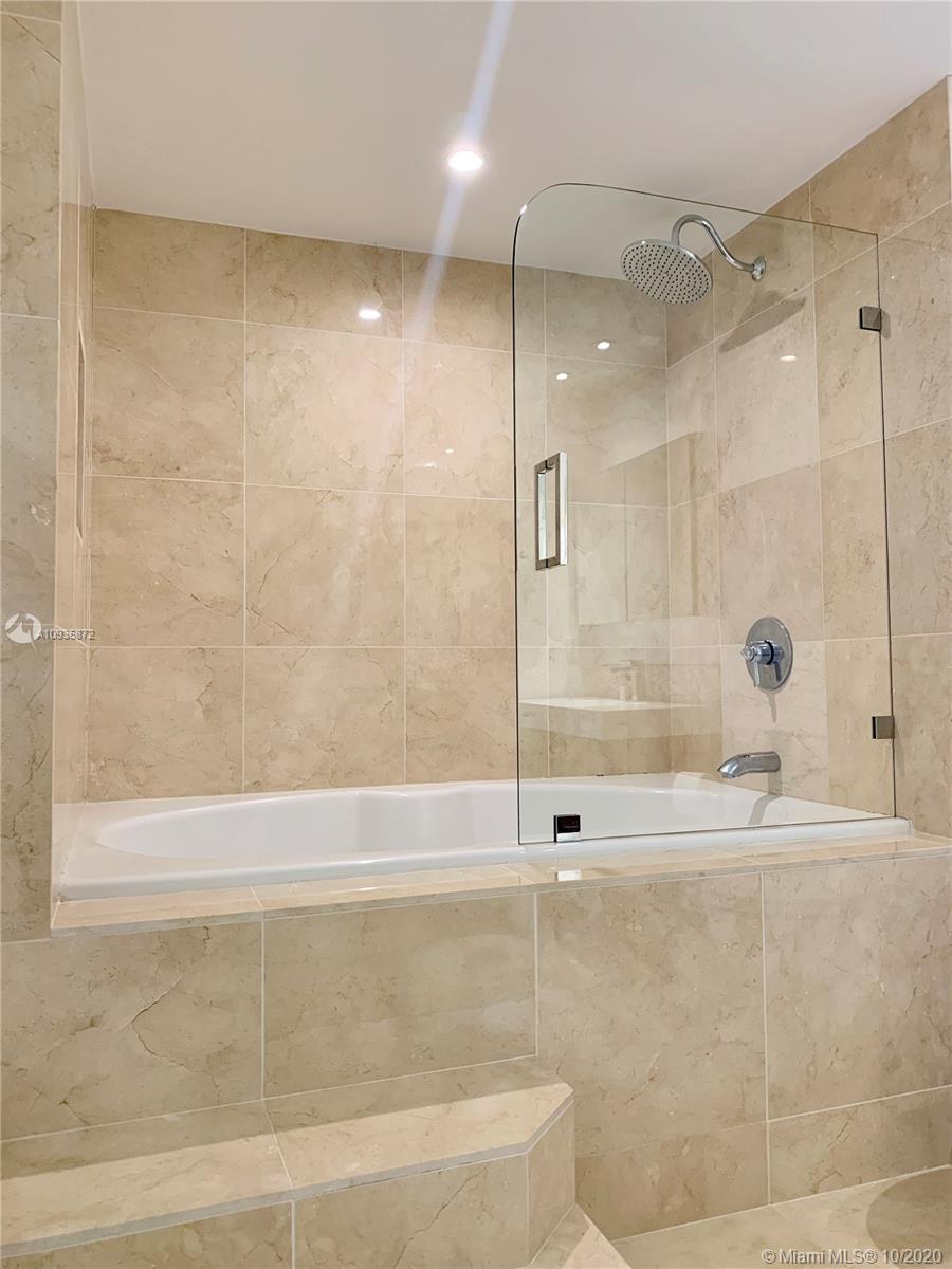 Ver detalles 2809 2 / 1 1086 sq. ft. $ 2020-10-01 0 foto