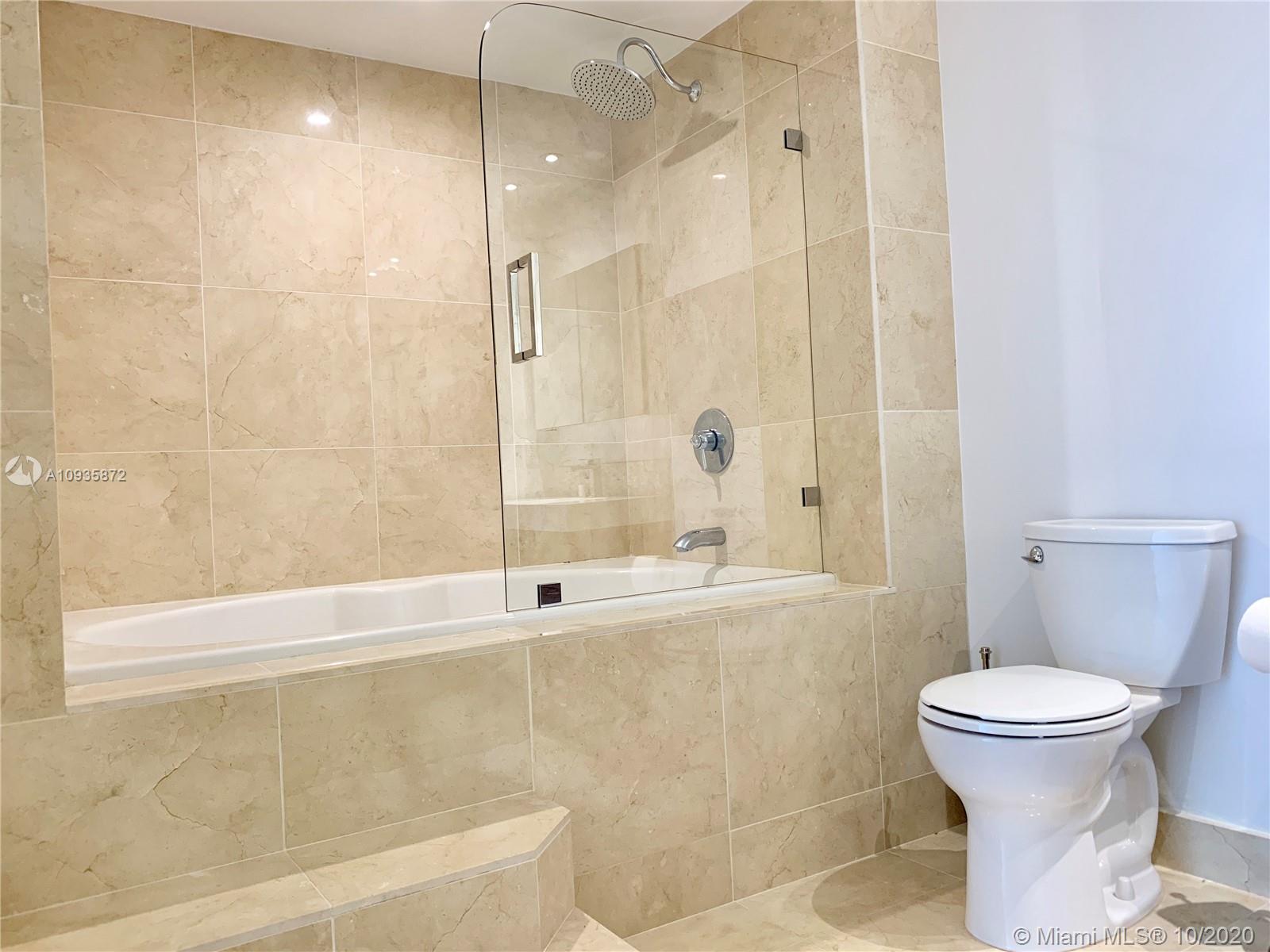 Ver detalles 2809 2 / 1 1086 sq. ft. $ 2020-10-01 0 foto