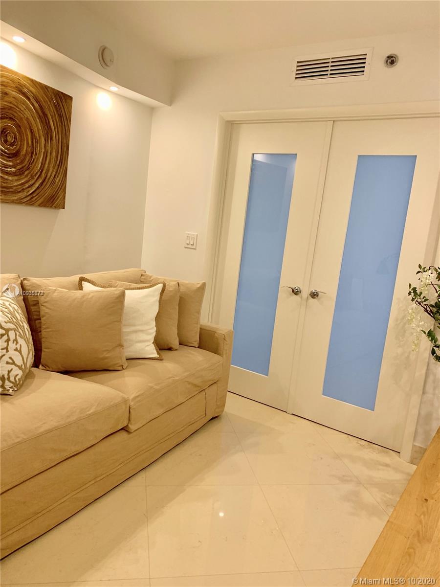 Ver detalles 2809 2 / 1 1086 sq. ft. $ 2020-10-01 0 foto