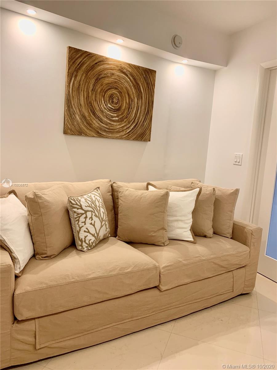 Ver detalles 2809 2 / 1 1086 sq. ft. $ 2020-10-01 0 foto
