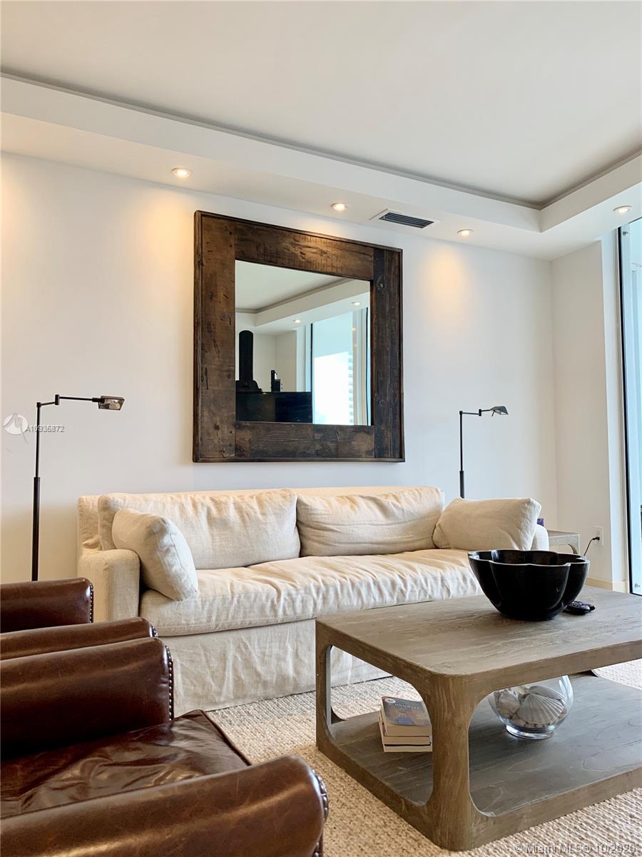 Ver detalles 2809 2 / 1 1086 sq. ft. $ 2020-10-01 0 foto