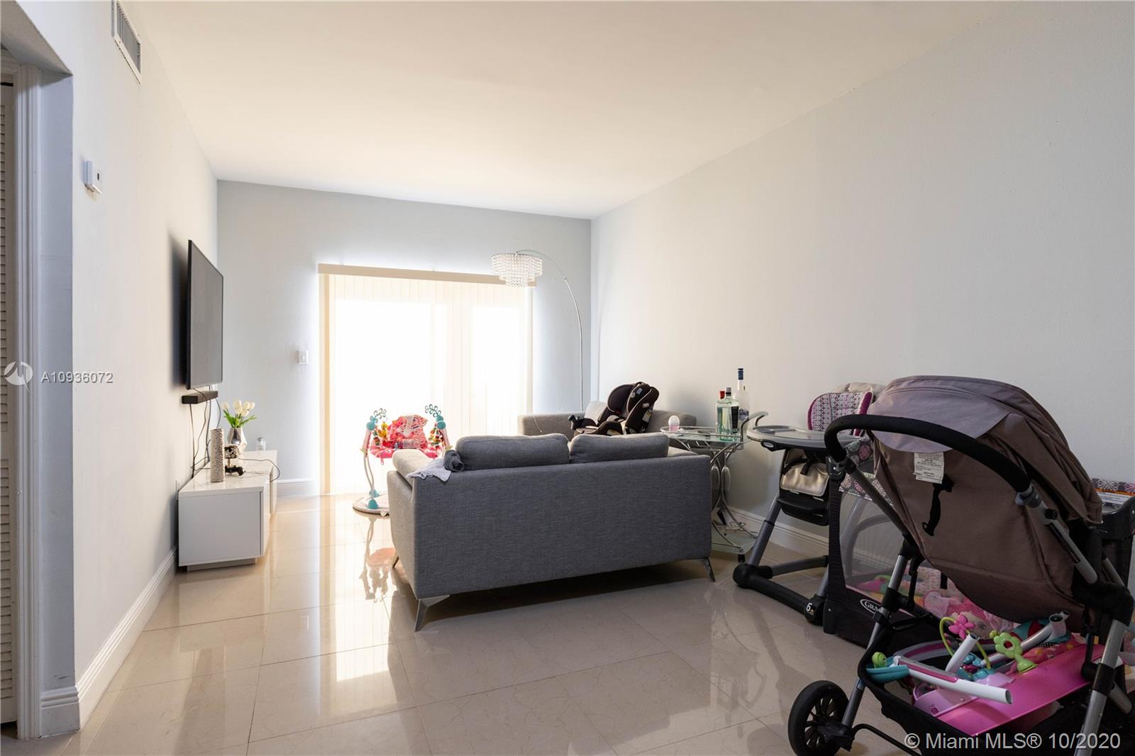 See details / sq. ft. $ 2020-10-01 0 Photo