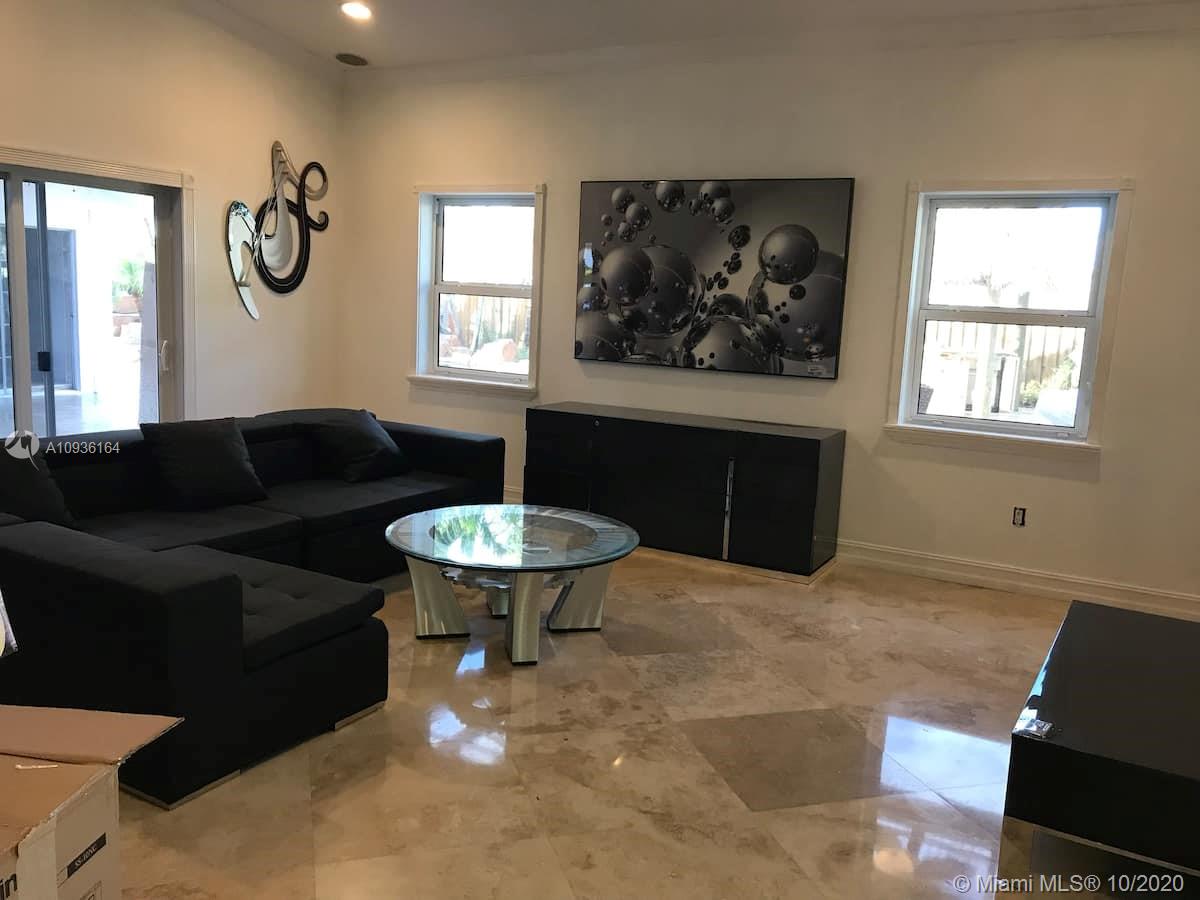 See details / 2439 sq. ft. $ 2020-10-01 0 Photo