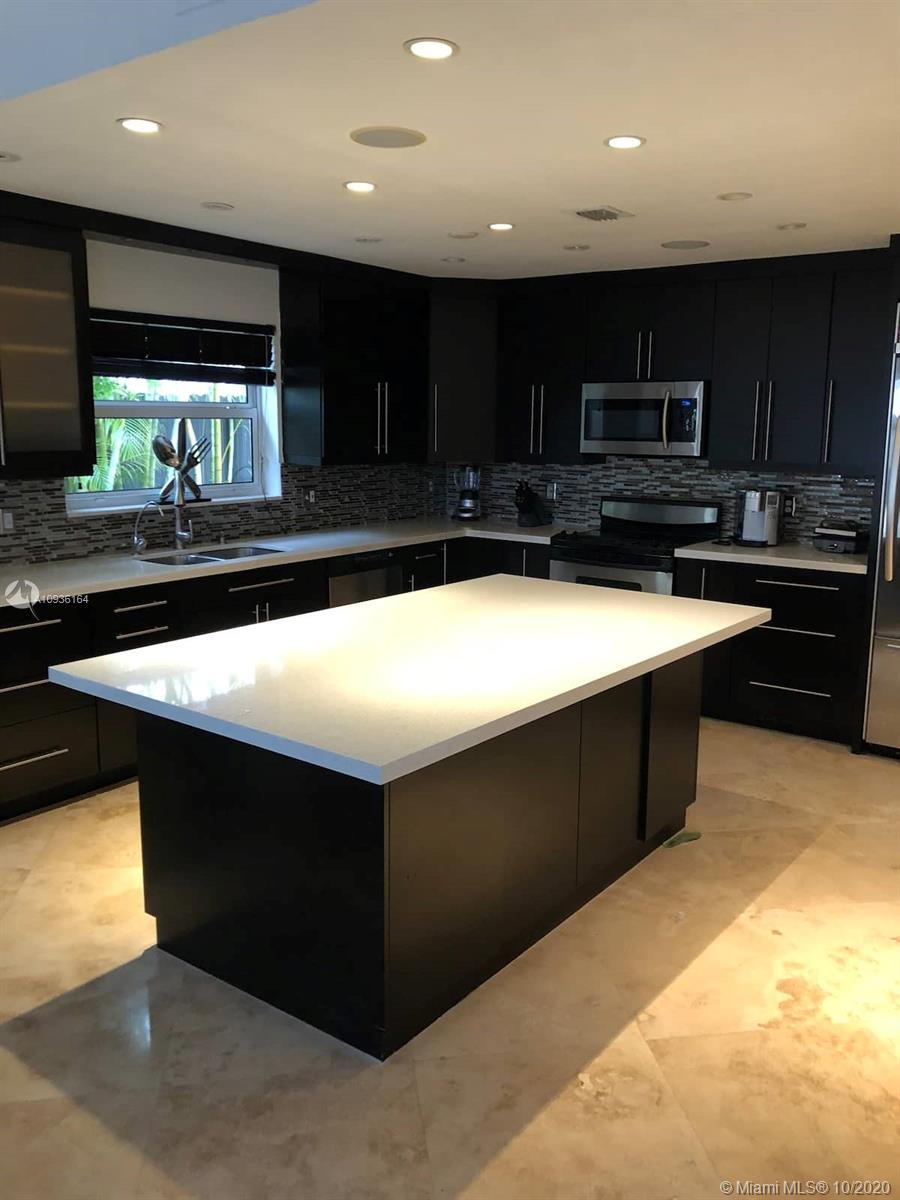 See details / 2439 sq. ft. $ 2020-10-01 0 Photo