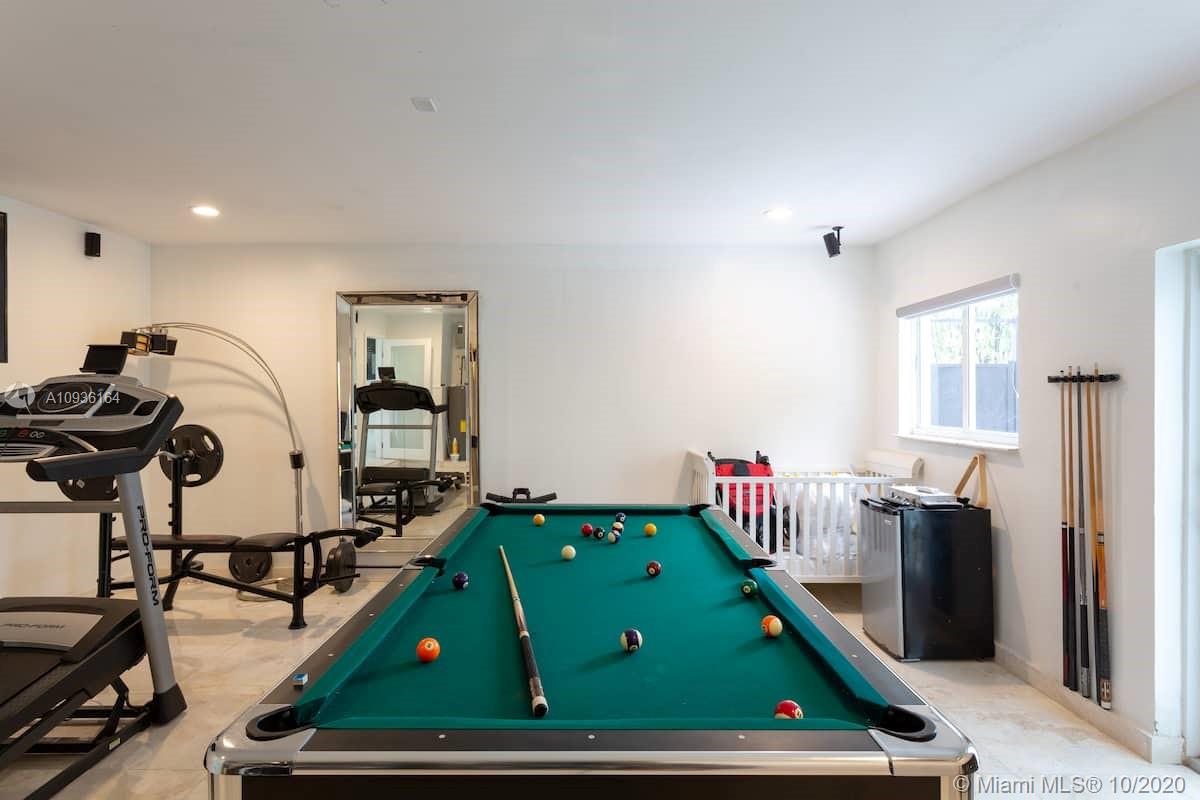 See details / 2439 sq. ft. $ 2020-10-01 0 Photo