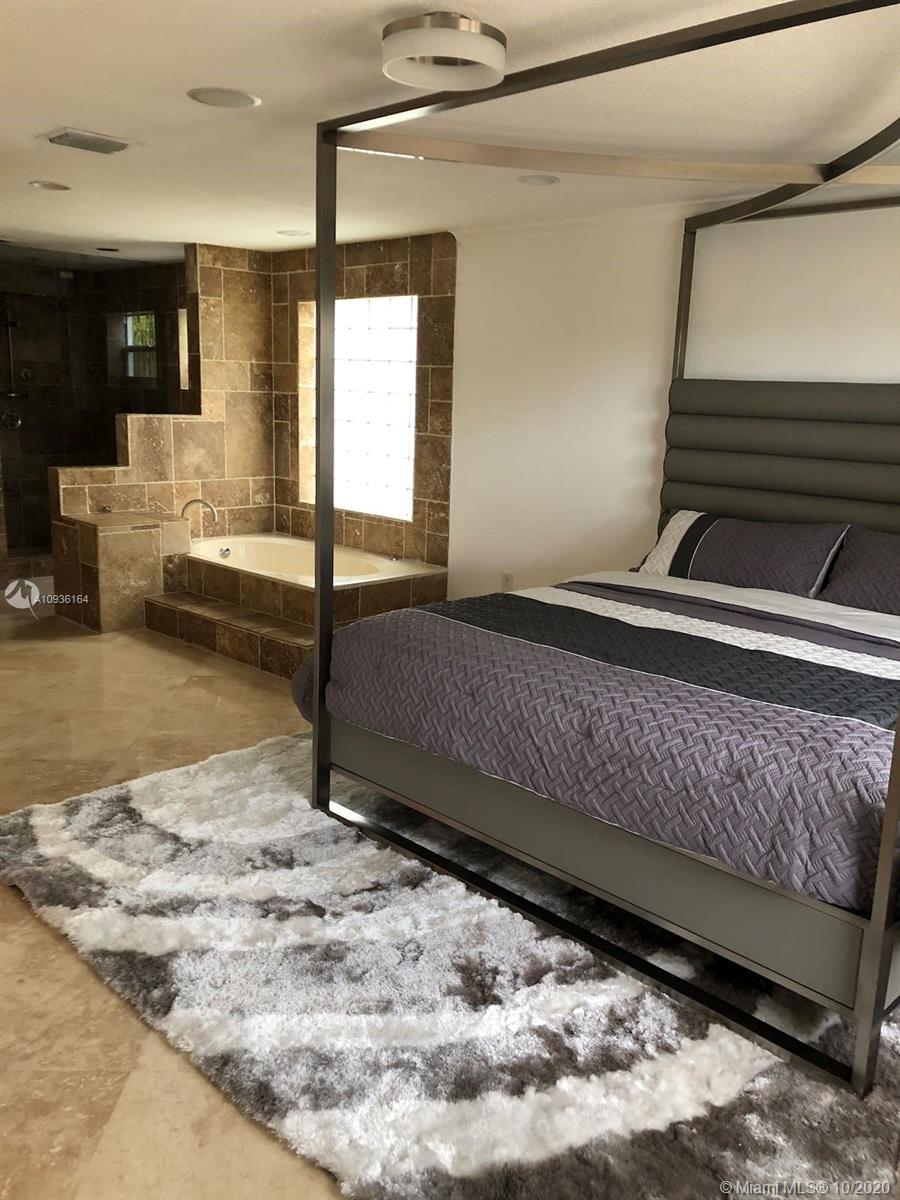 See details / 2439 sq. ft. $ 2020-10-01 0 Photo