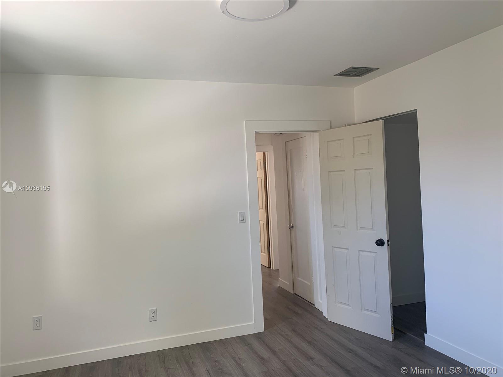 See details / 2094 sq. ft. $ 2020-10-01 0 Photo