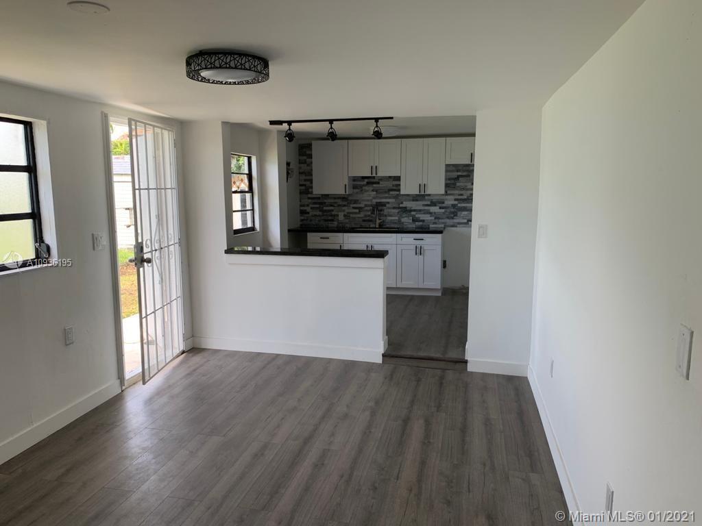 See details / 2094 sq. ft. $ 2020-10-01 0 Photo