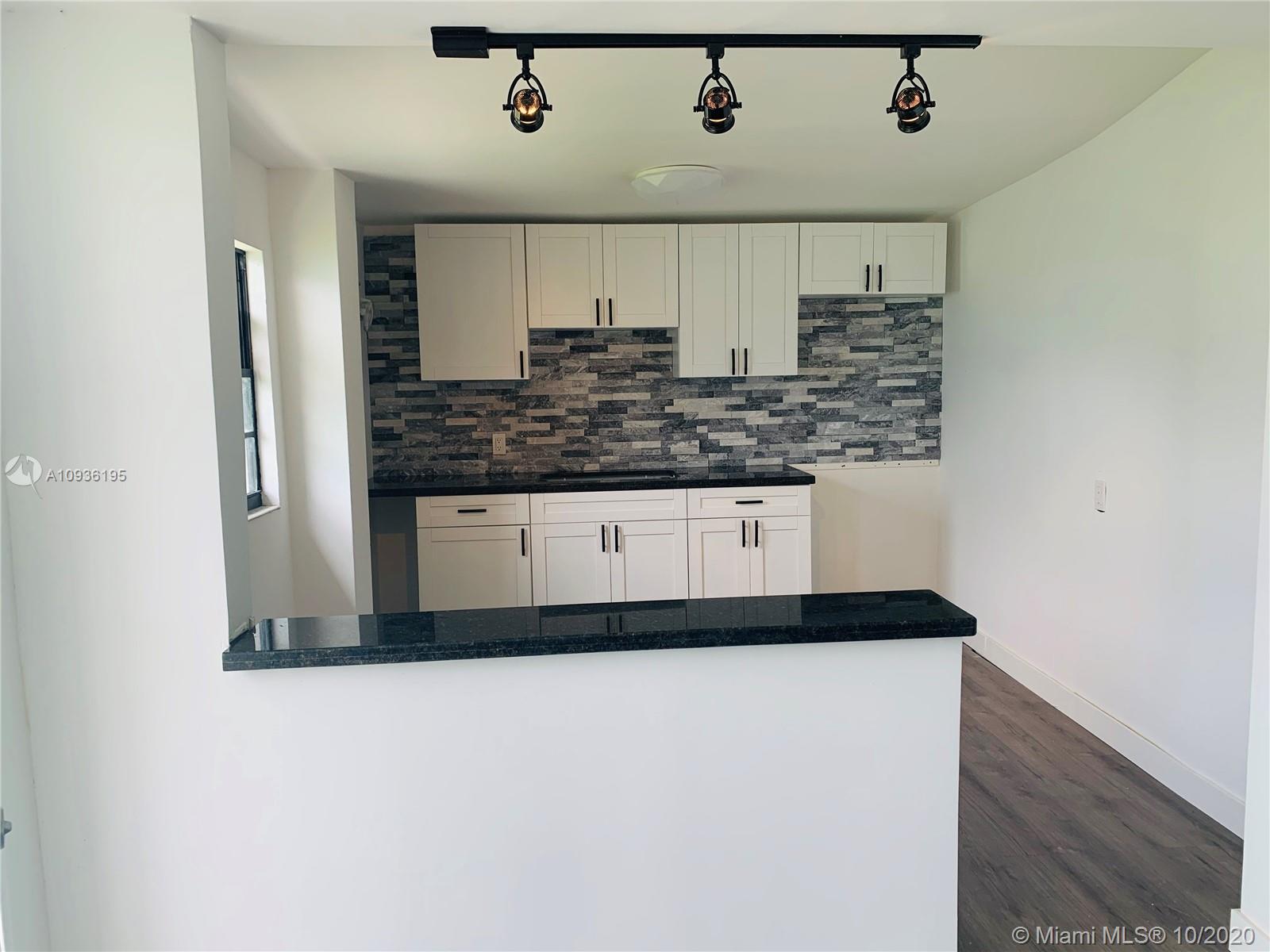 See details / 2094 sq. ft. $ 2020-10-01 0 Photo