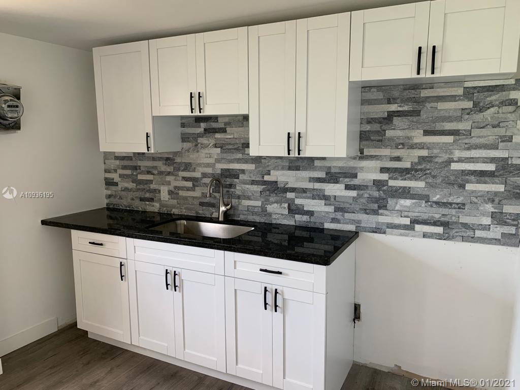 See details / 2094 sq. ft. $ 2020-10-01 0 Photo