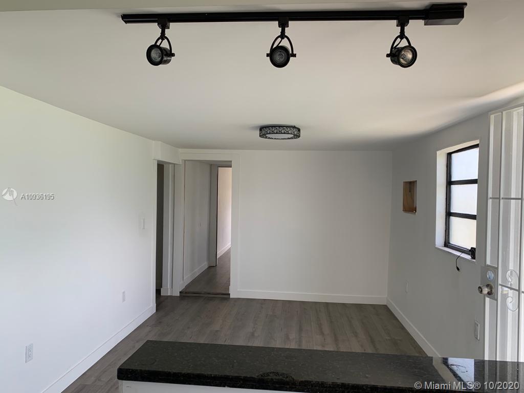 See details / 2094 sq. ft. $ 2020-10-01 0 Photo