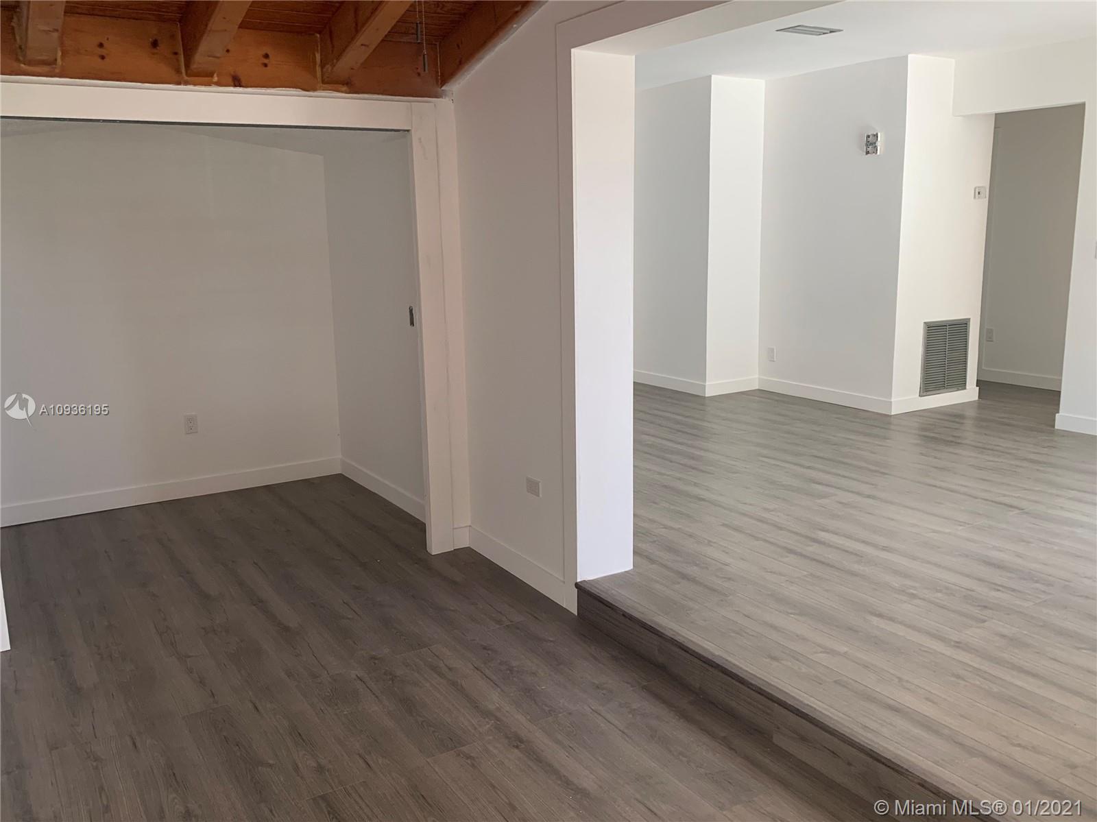 See details / 2094 sq. ft. $ 2020-10-01 0 Photo