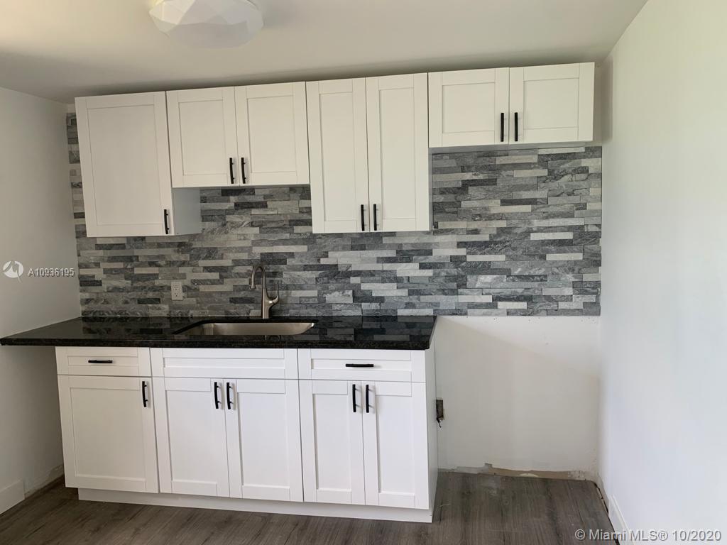 See details / 2094 sq. ft. $ 2020-10-01 0 Photo
