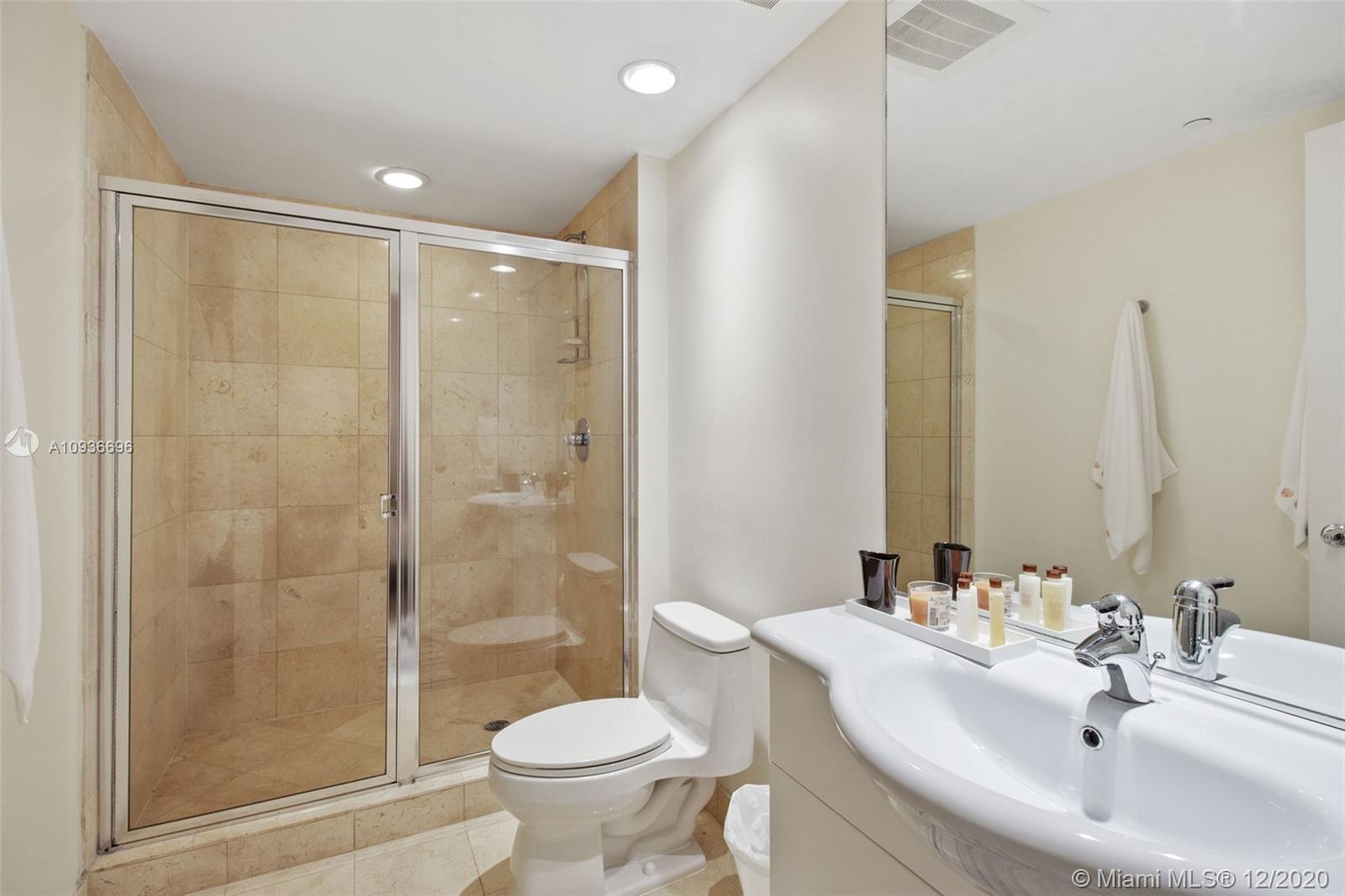 Ver detalles 2402 3 / 3 1841 sq. ft. $ 2020-10-02 0 foto