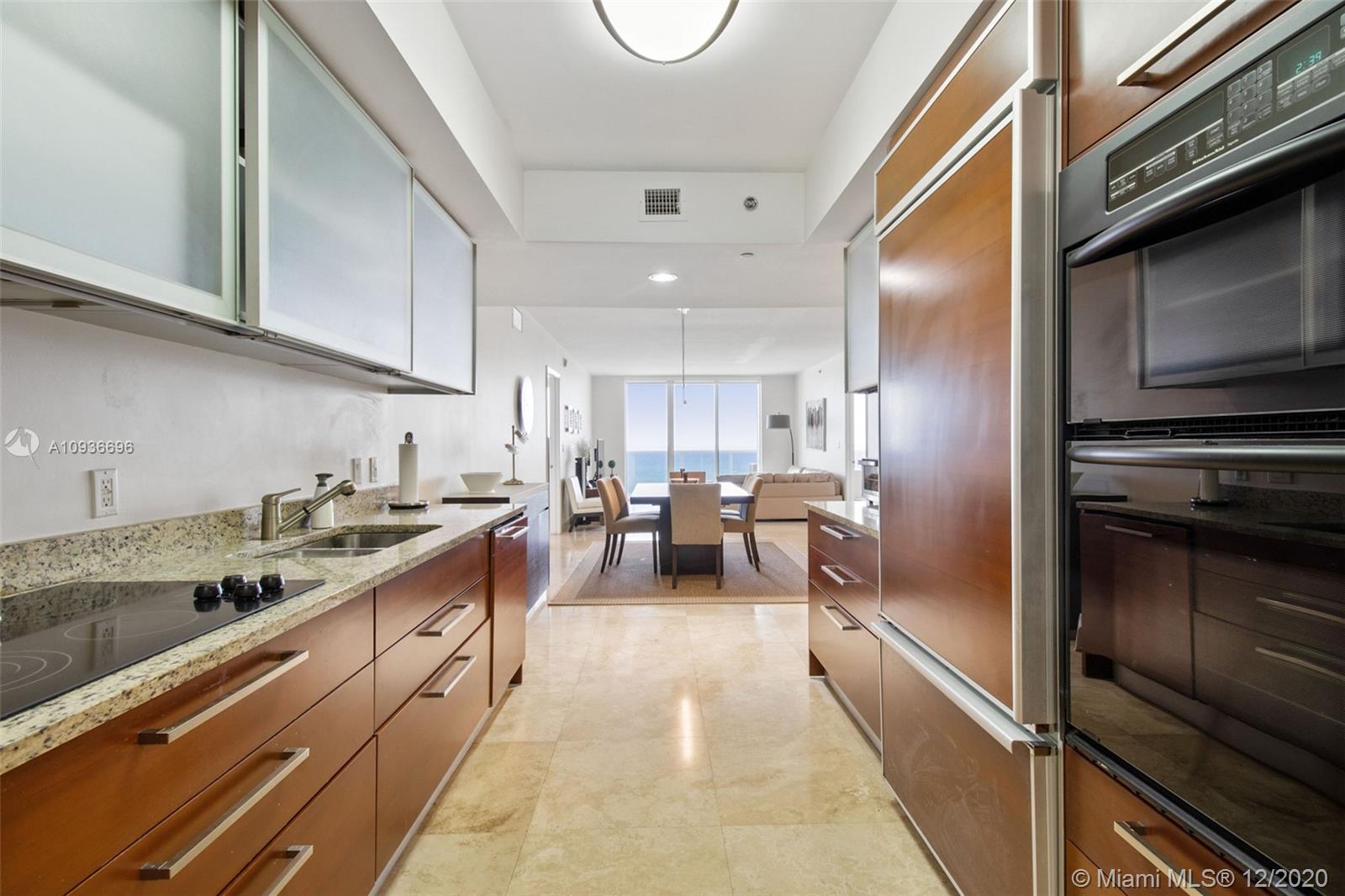 Ver detalles 2402 3 / 3 1841 sq. ft. $ 2020-10-02 0 foto