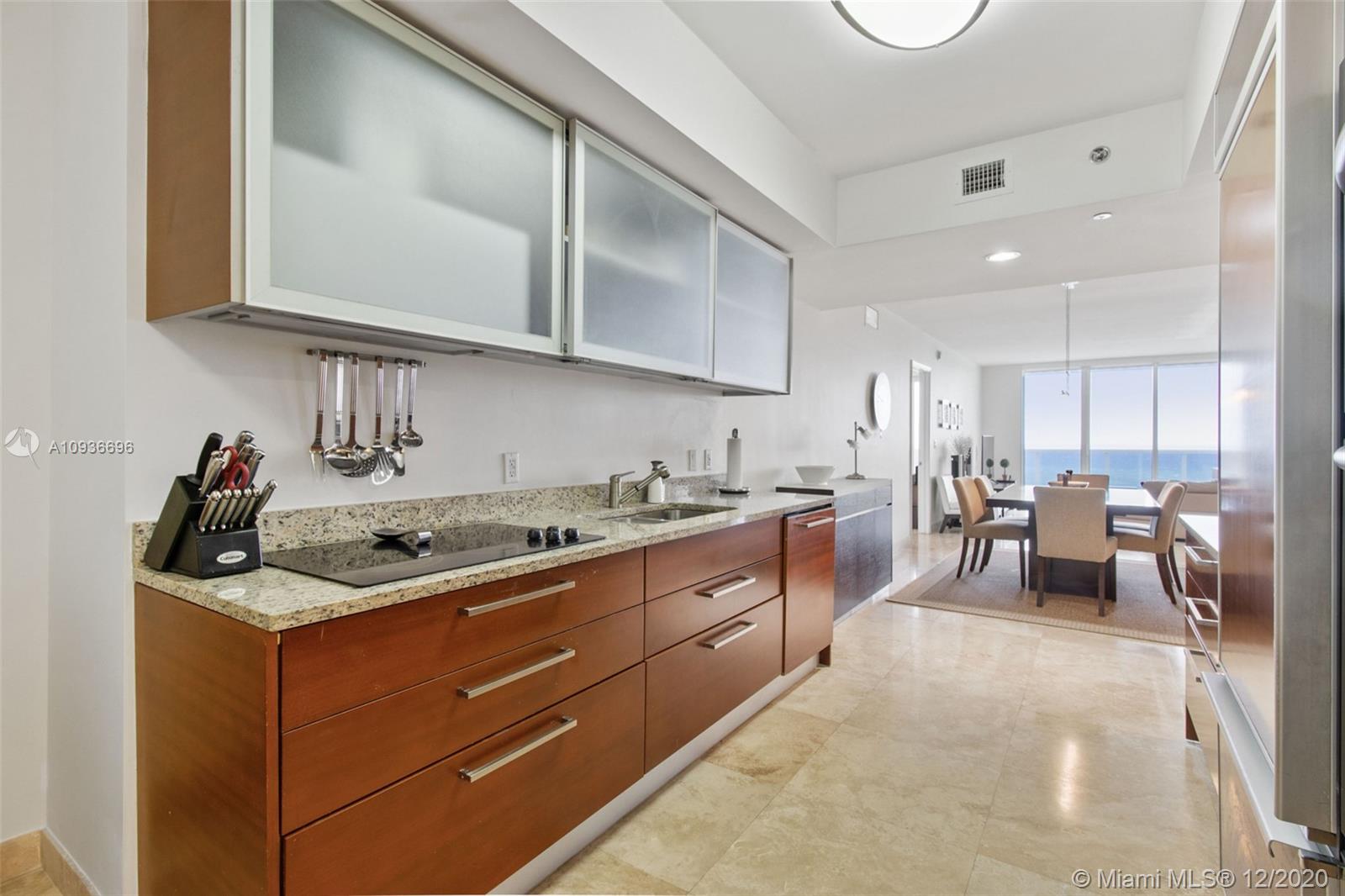 Ver detalles 2402 3 / 3 1841 sq. ft. $ 2020-10-02 0 foto