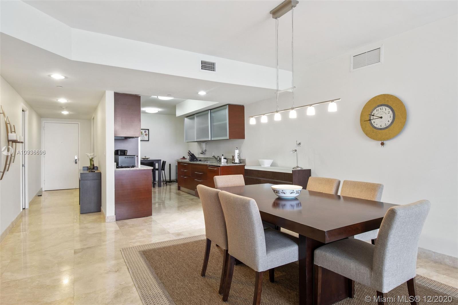 Ver detalles 2402 3 / 3 1841 sq. ft. $ 2020-10-02 0 foto
