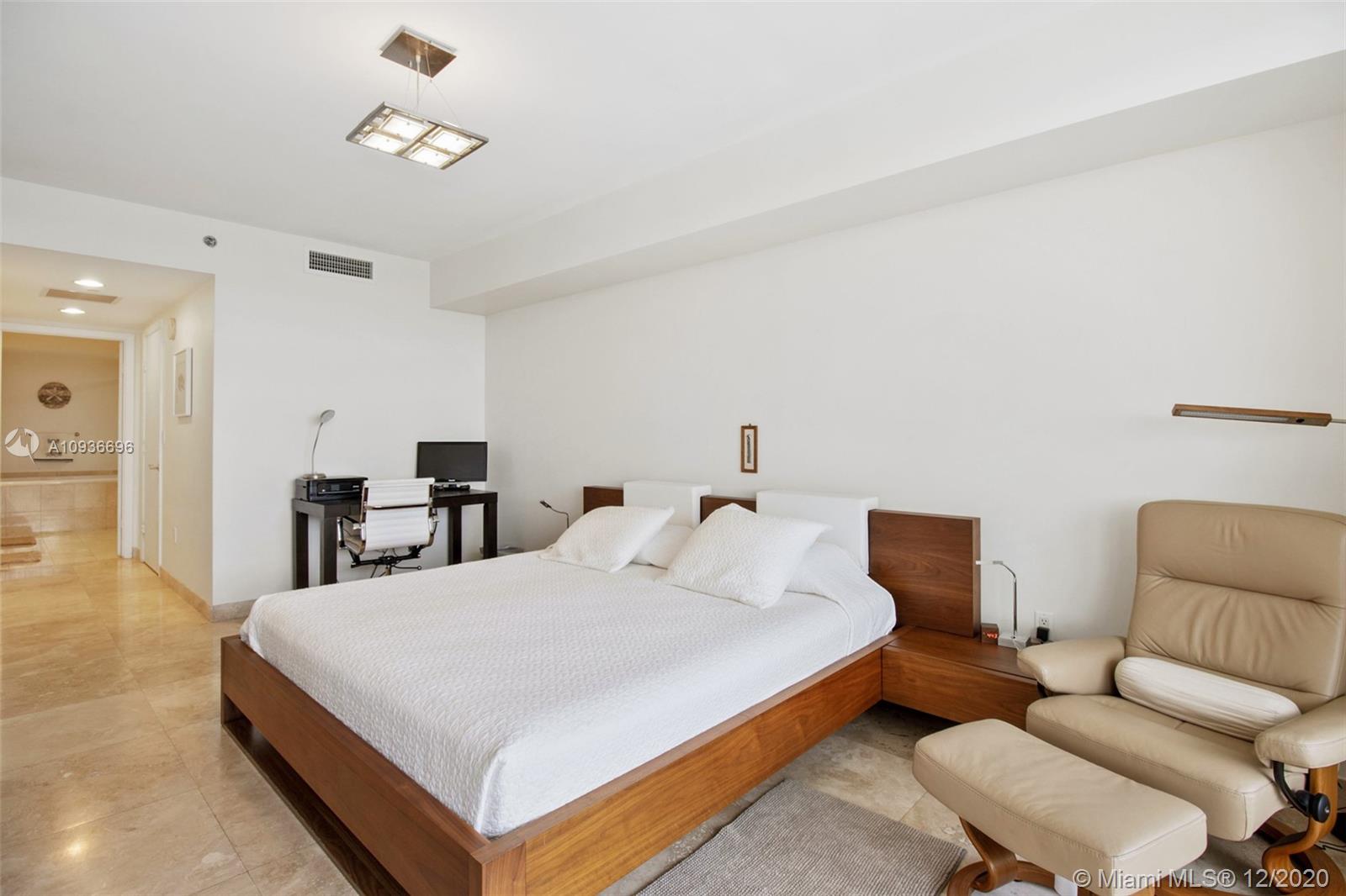 Ver detalles 2402 3 / 3 1841 sq. ft. $ 2020-10-02 0 foto