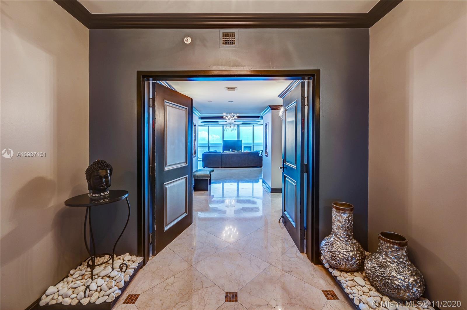 Photo of 3101 Ocean Drive #3408, Hollywood, Florida, 33019 - Lobby/Reception