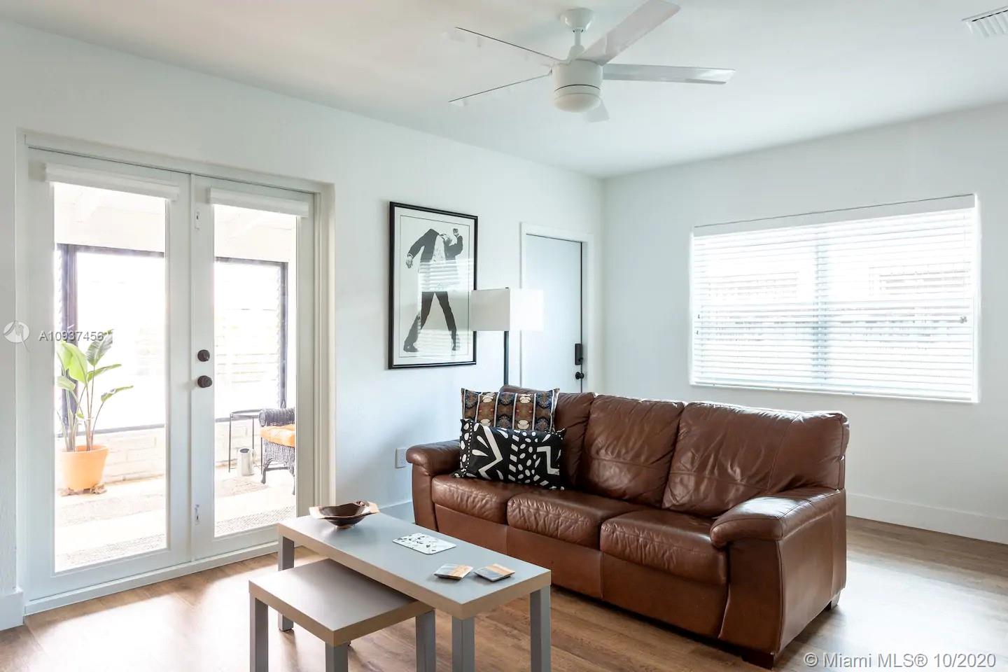 See details / 2245 sq. ft. $ 2020-10-05 0 Photo