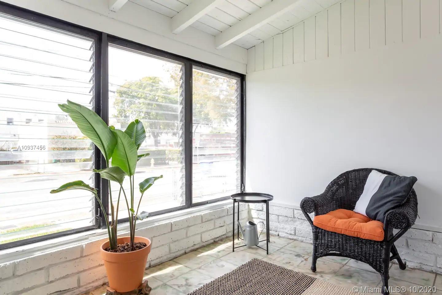 See details / 2245 sq. ft. $ 2020-10-05 0 Photo