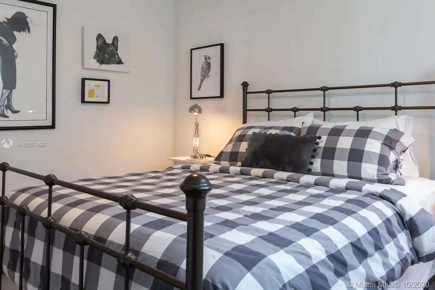 See details / 2245 sq. ft. $ 2020-10-05 0 Photo