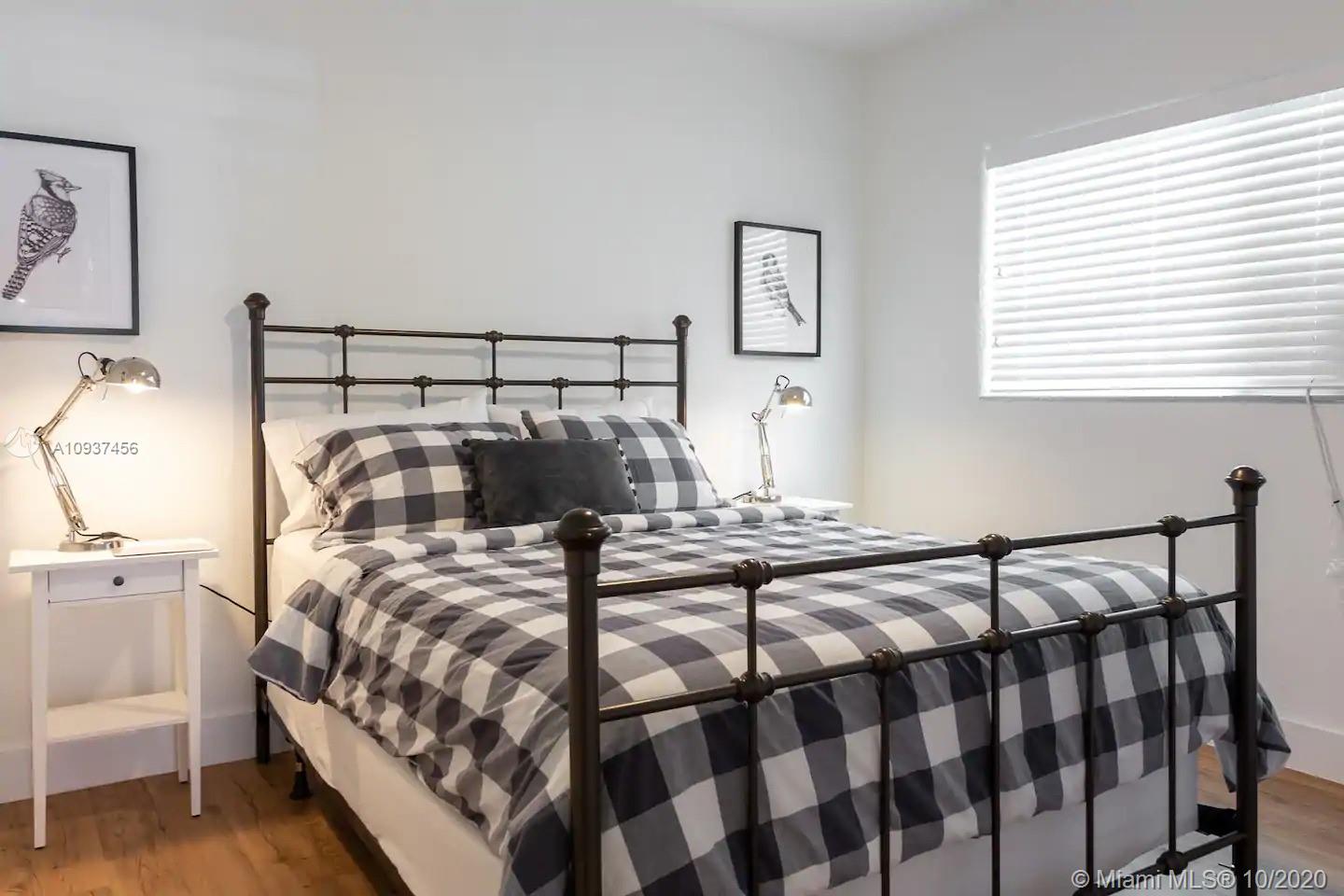 See details / 2245 sq. ft. $ 2020-10-05 0 Photo