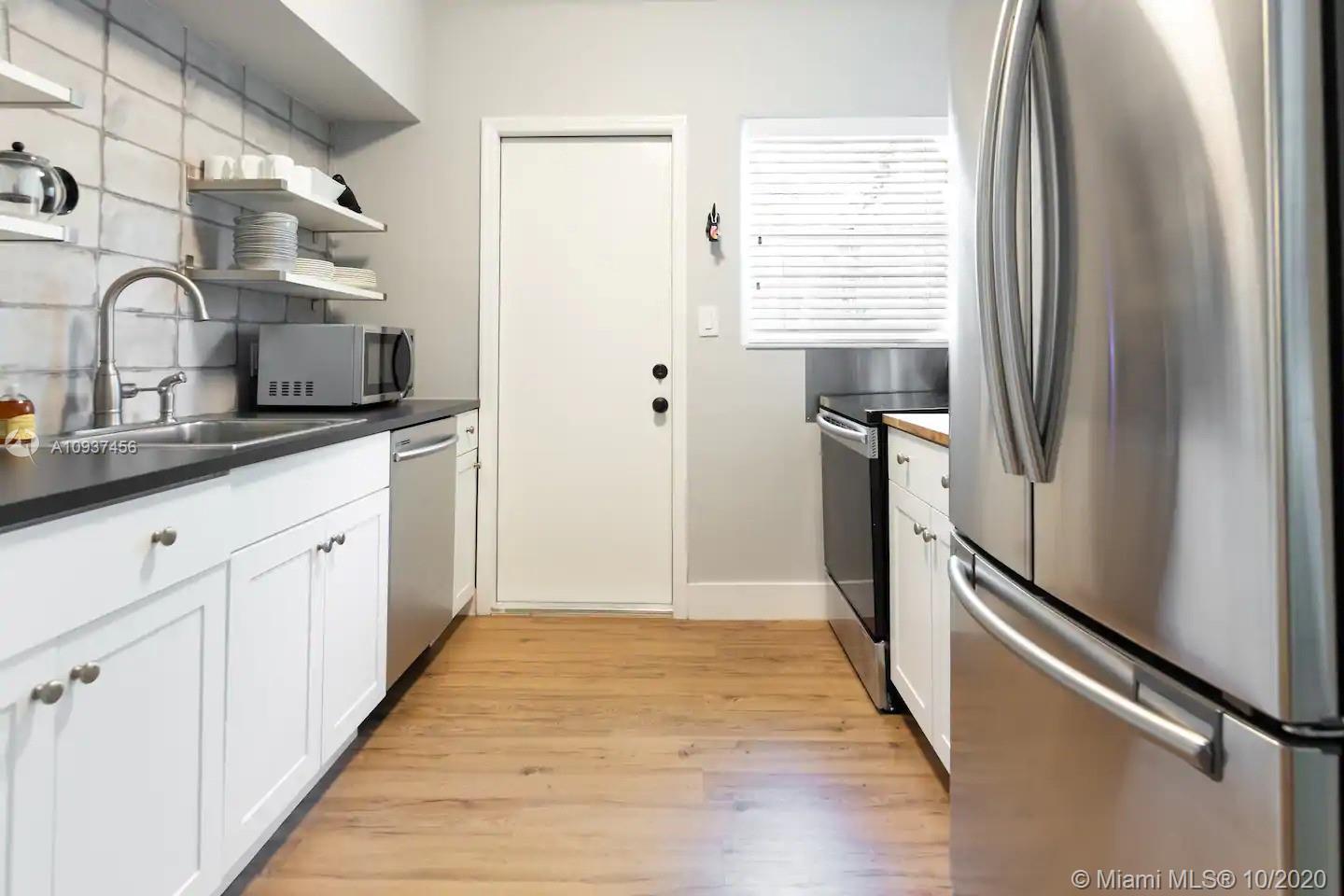 See details / 2245 sq. ft. $ 2020-10-05 0 Photo