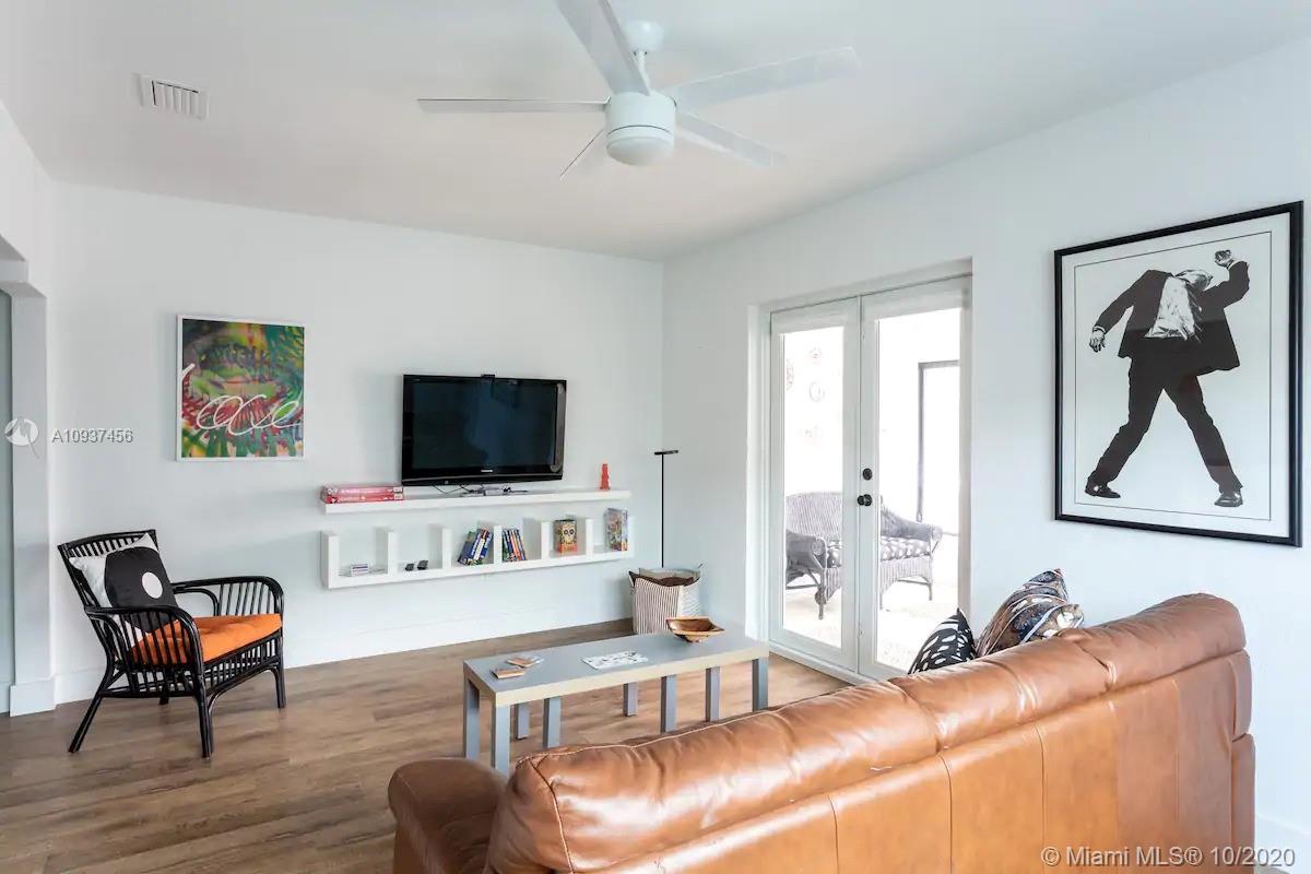 See details / 2245 sq. ft. $ 2020-10-05 0 Photo