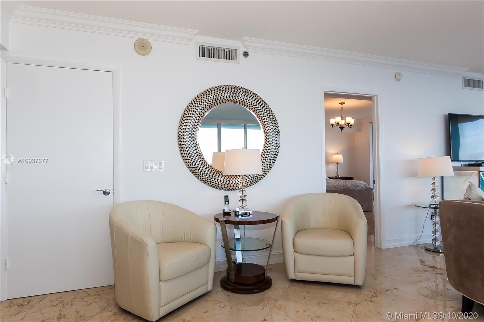 See details 1601 3 / 3 2065 sq. ft. $ 2020-10-05 0 Photo