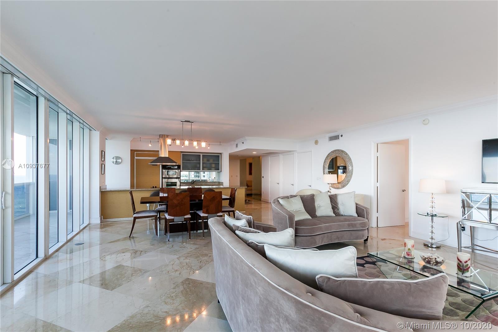 See details 1601 3 / 3 2065 sq. ft. $ 2020-10-05 0 Photo